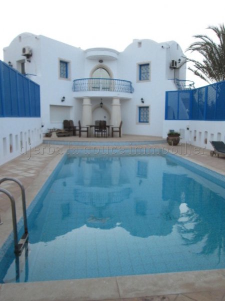 Location 1 Belle Villa Piscine Meublée l'année Djerba Midoun Tézdaine