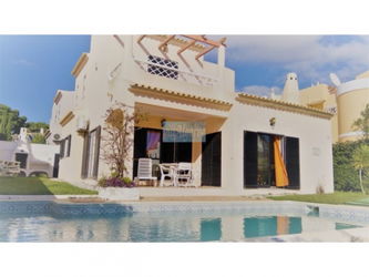 Vente Villa 3 chambres Vilamoura, à proximité commerces, plage et golf