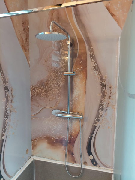 Bungalow blanc de Frégate en Location saisonnière.