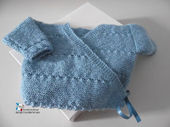 Brassière croisée, gilet cache coeur bb bleue tricot bébé layette bb