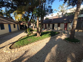Propriété Exclusive maison terrain hôtel resto commercial 1er plan Tuléar