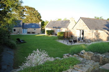 Location Gîte proche mer piscine couverte chauffée Plouguin Finistère