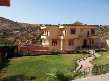 Vente lux villa agadir drarga hay tighanimin 1300 m piscine jardin