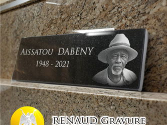 Plaque funéraire en granit avec photo gravée, modèle à coller.