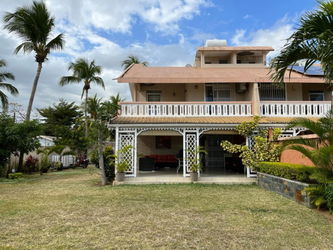 Location ALBION VILLA PIED DANS L’EAU 2 chambres tv room pour 6 mois