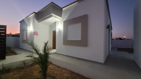 vente villa neuve À houmt souk zu rÉf Djerba Tunisie