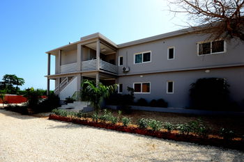 Façade de l'une des villas