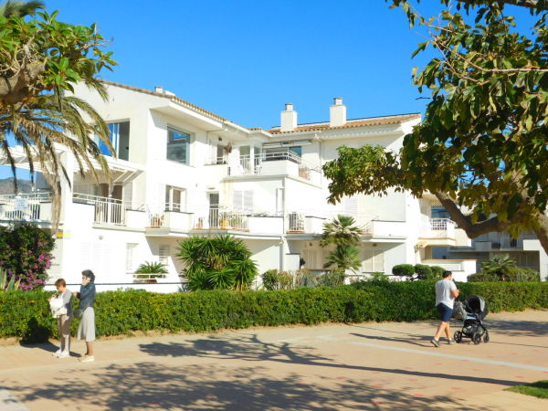 Appartement 2 chambres et terrasse sur la promenade du front de mer de Roses, Costa Brava