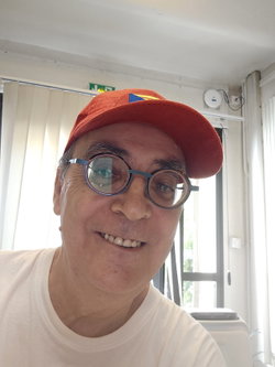 Joan chez lui
