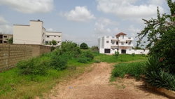terrain 400 mètres carrés  à vendre à Saly