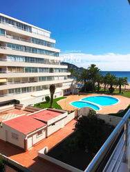 Appartement à vendre à Roses, avec 41 m2, 1 chambre et 1 salle de bain, piscine, ascenseur et meublé.