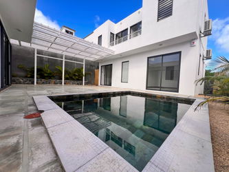 Villa et Piscine