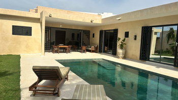 Piscine vu extérieur