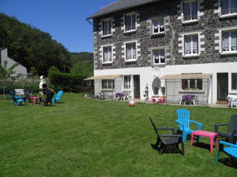 jardin et barbecue