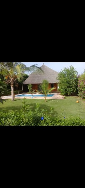 Location villa piscine jardin NGUERIGNE allée des milliardaires Sénégal