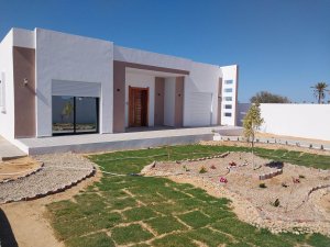 Vente 1 jolie maison 3 chambres neuve arkou Medenine Tunisie