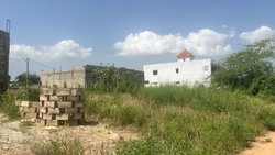 terrain 300 mètres carrés  à vendre à Popenguine