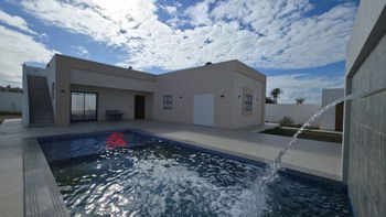 Location annuelle d'une villa avec piscine à Sidi Jmour