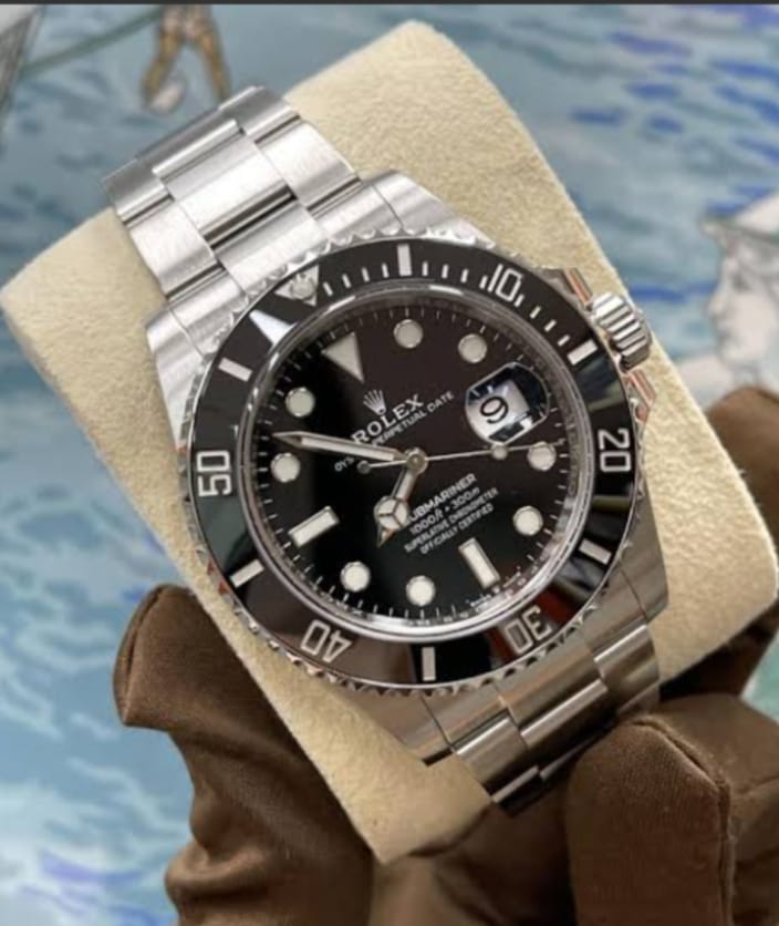 Glace Saphire, matière acier oystersteel