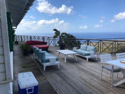vue panoramique mer et montagne