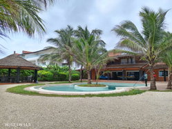 Jardin et piscine privée