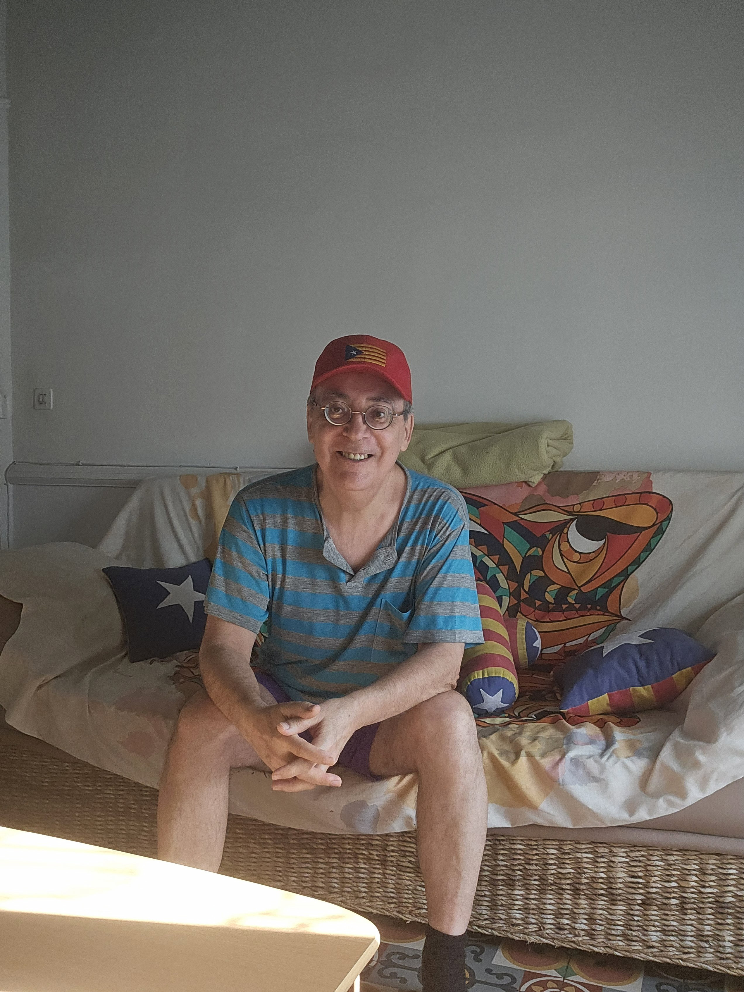 Joan chez lui