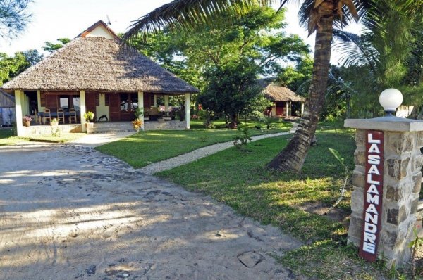 Location bungalows foulpointe face l'océan Toamasina Madagascar