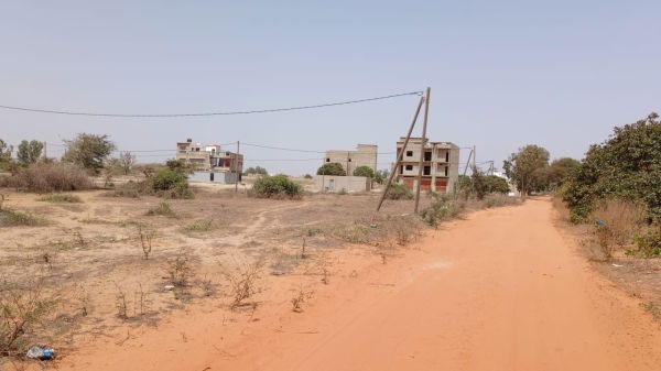 terrains 200 mètres carrés  à vendre à Bambilor