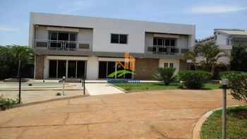 Location Villa étage F5 piscine 1 011m² terrain Androhibe Madagascar