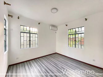 PEREYBERE - Location long terme villa neuve de 5 chambres avec terrasse, piscine et jardin.