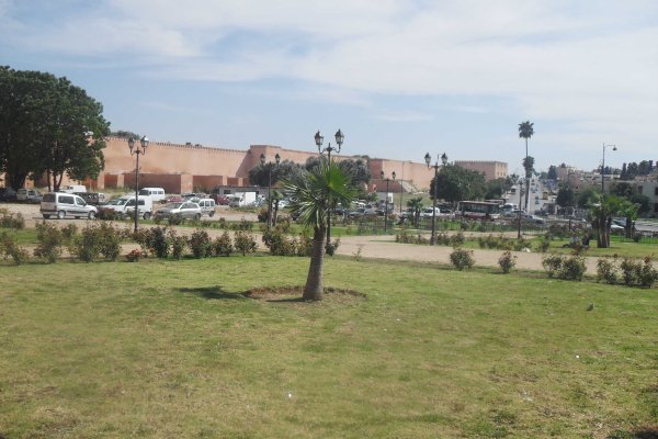 Annonce Vente Terrain 26866 m² plein centre ville Meknès Maroc