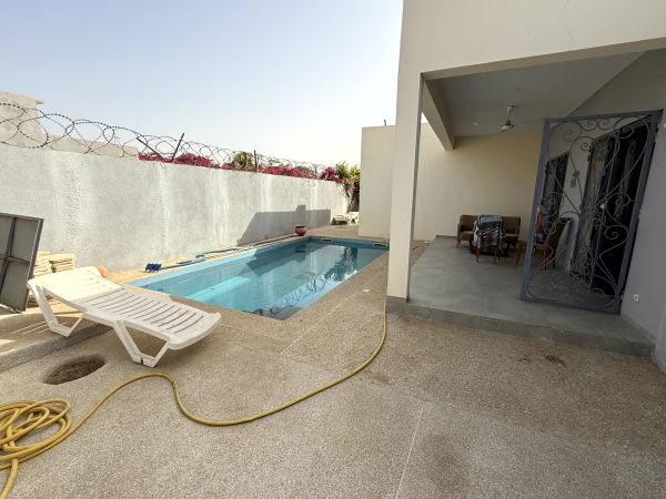 Villa moderne avec piscine