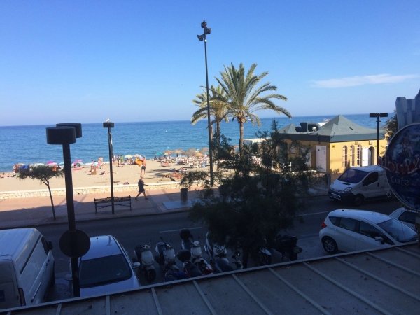 Location Fuengirola plage vue 180&deg mer Marbella Espagne