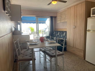 studio avec terrasse et piscine commune à Roses