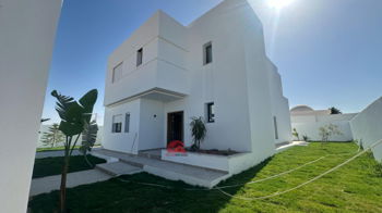 Vente villa piscine Mezraya Djerba titre bleu Tunisie