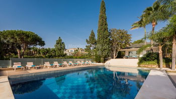 Vente TRÈS GRANDE VILLA 7 CHAMBRESAVEC PISCINE PRIVÉE À MARBELLA EST