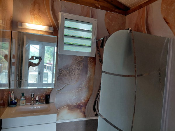 Bungalow blanc de Frégate en Location saisonnière.