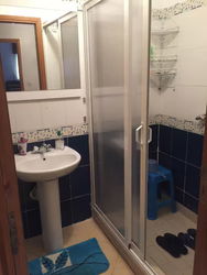 Salle de bain + toilettes