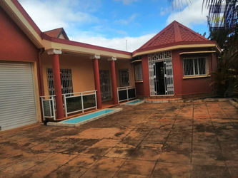 Vente CHIC VILLA F4 IVATO 42128 Antanifotsy Madagascar