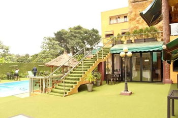 ABIDJAN Cocody centre vente 1 complexe hôtelier Dakar Sénégal