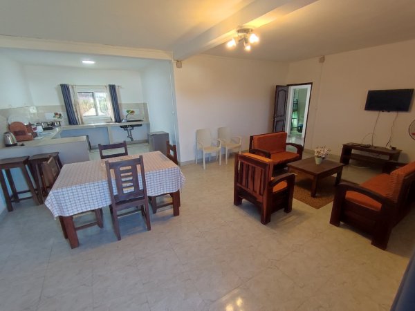 LOUER-Appartements meublés équipés 83m2 ANKILIMAROVAHATSE TULEAR MADAGASCAR