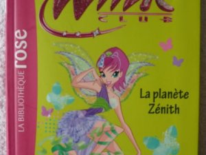 Livre planète Zénith Winx club Bibliotheque rose Levet Cher