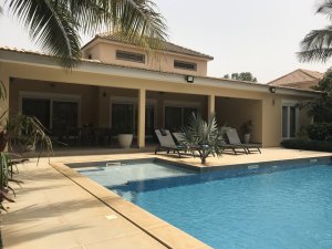 Vente ngaparou belle villa 5 chambres piscine Saly Portudal Sénégal