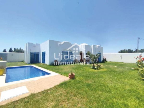 Villa moderne avec piscine