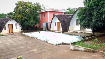 Annonce VENTE TERRAIN MAISON PISCINE route national RN2 Toamasina Madagascar