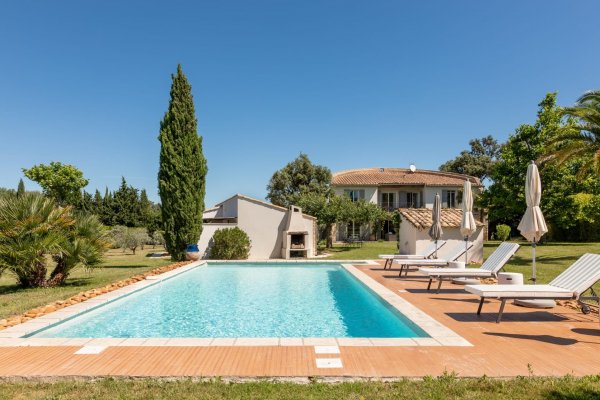 Location Belle villa piscine chauffée jacuzzi Provence Eygalières