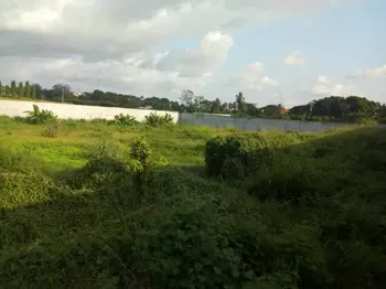 Abidjan -Cocody ambassade vers ambassade Maroc vente terrain 4000m2 clôturé