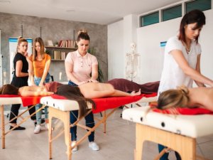 cours massage californien Lyon