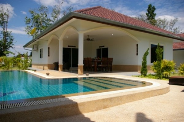 Location Ban phe luxueuse villa 3 chambres piscine privée Rayong Thailande
