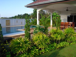 la villa vue de la piscine privée